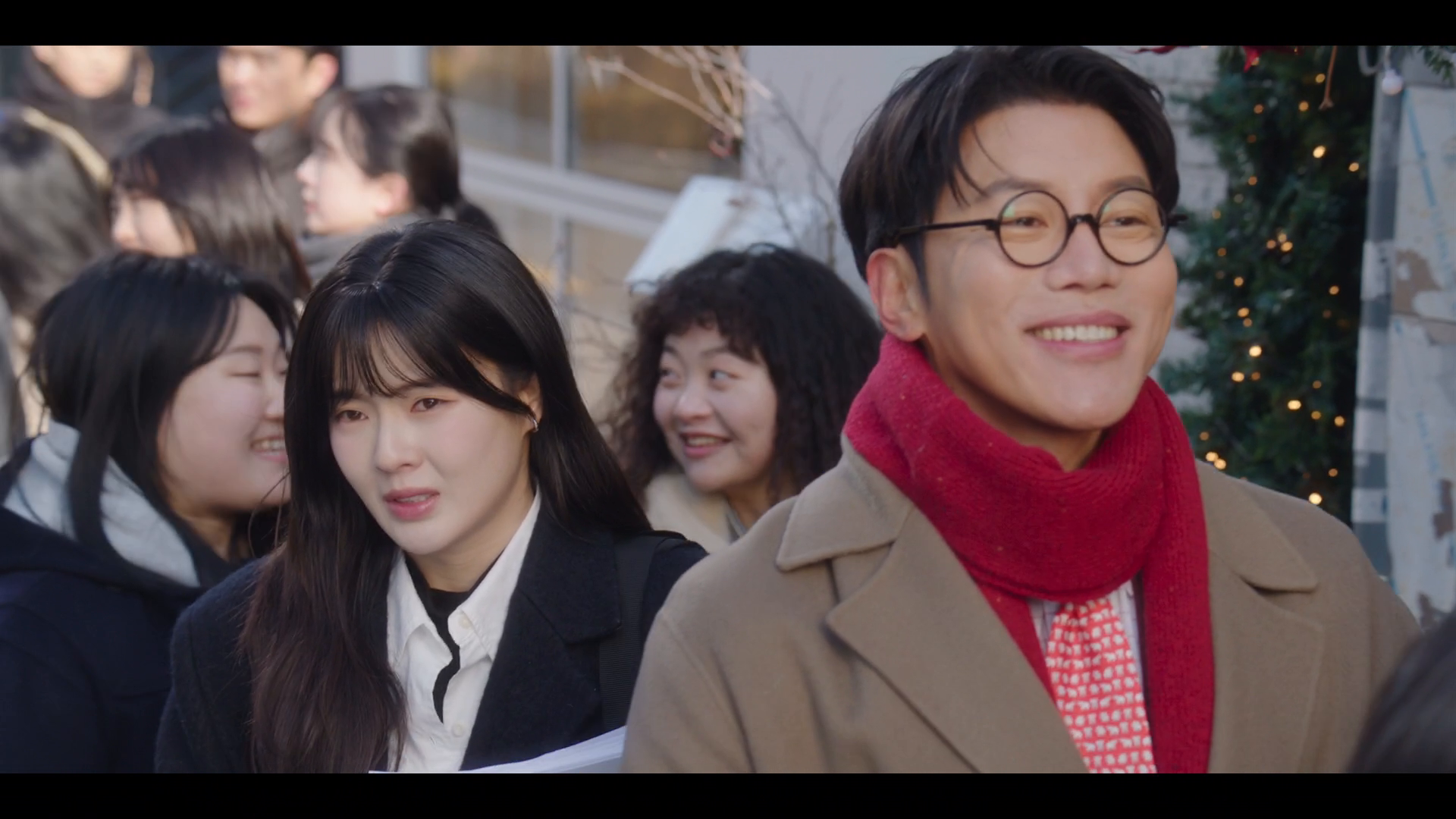 Screenshot of To the Moon  S01 EPi 1-12 Completed (2025) &mdash; S01 &bull; Korean on MovieLinkBD