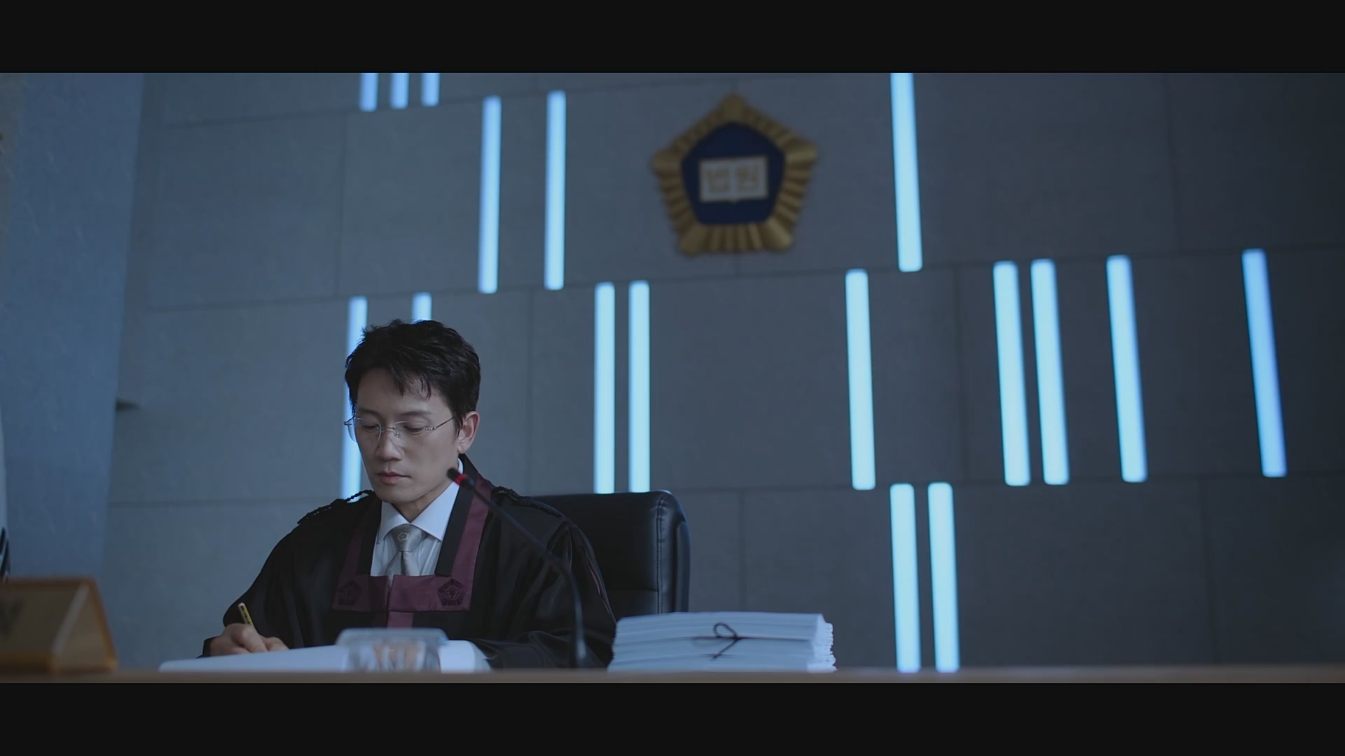 Screenshot of The Judge Returns  S01 Ep 1-13 Added [ Hindi ORG ] (2026) &mdash; S01 &bull; Hindi + Korean + Dual Audio on MovieLinkBD