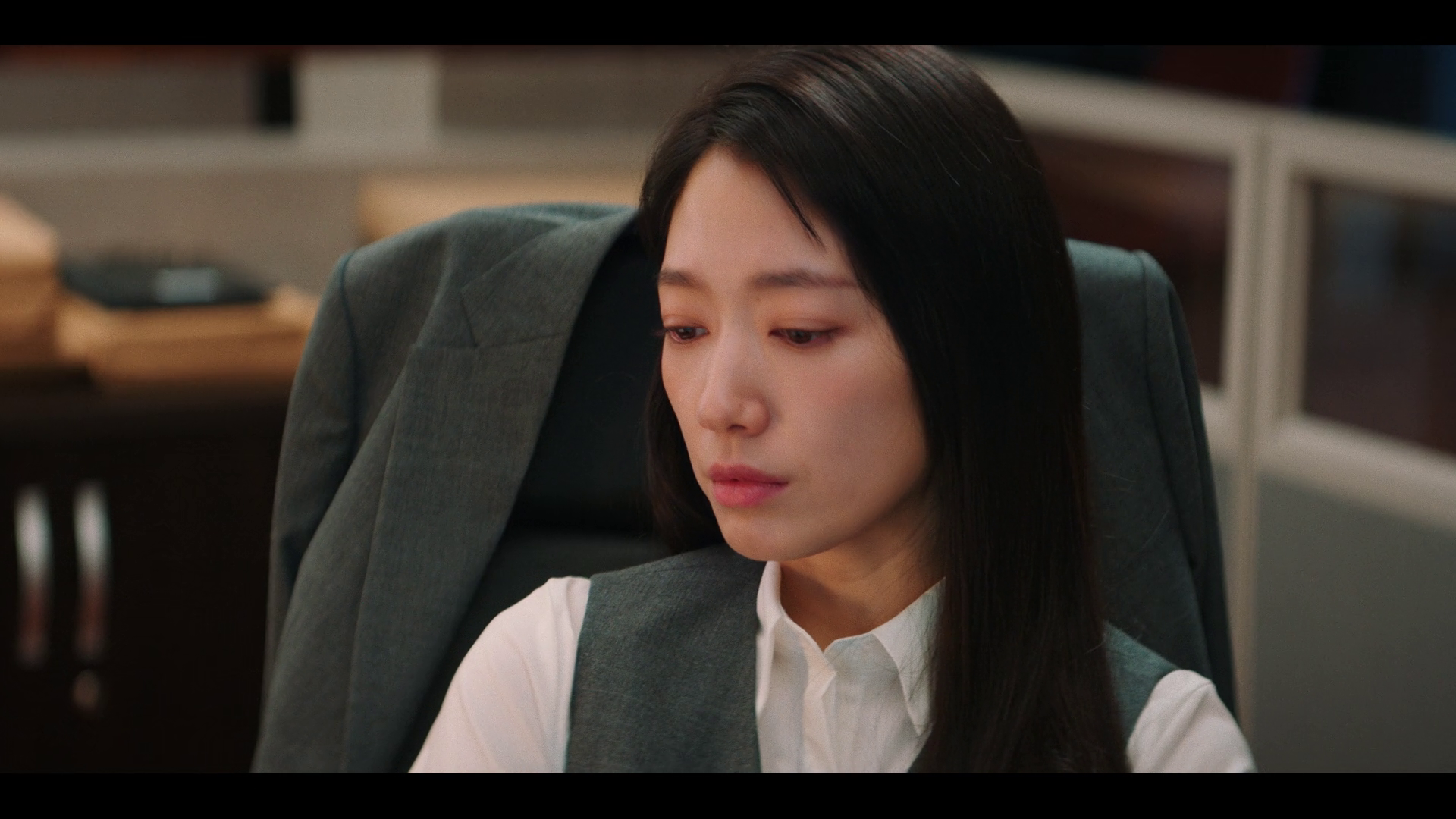 Screenshot of Undercover Miss Hong  S01 Epi 1-16 Completed (2026) &mdash; S01 &bull; Korean on MovieLinkBD