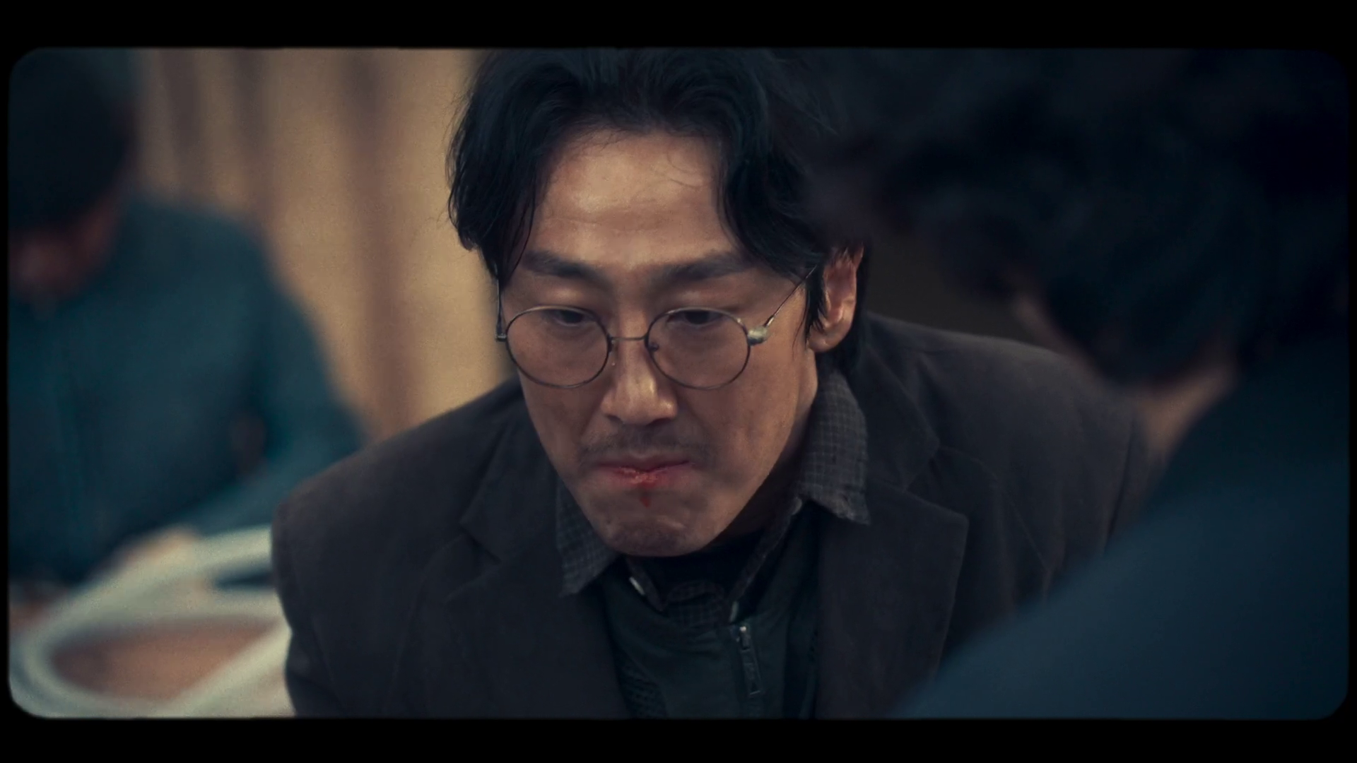 Screenshot of Concrete Market  S01 Epi 1-7 Completed (2025) &mdash; S01 &bull; Korean on MovieLinkBD