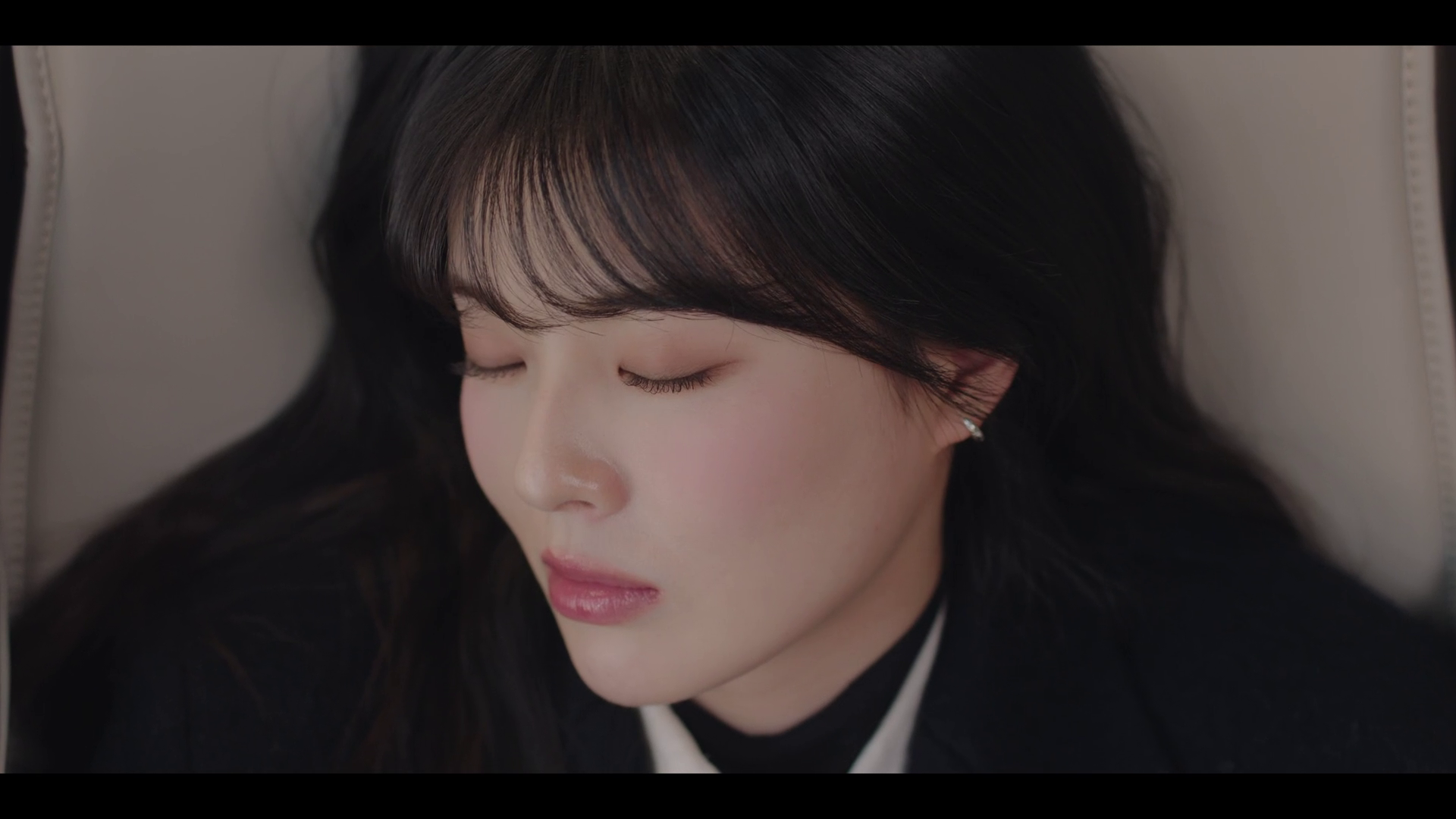Screenshot of To the Moon  S01 EPi 1-12 Completed (2025) &mdash; S01 &bull; Korean on MovieLinkBD