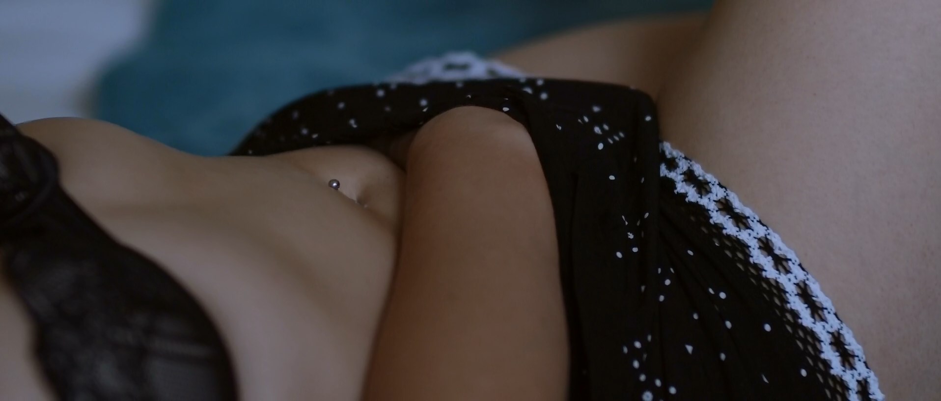 Screenshot of Girls (2021) &bull; English + Hindi + Dual Audio on MovieLinkBD